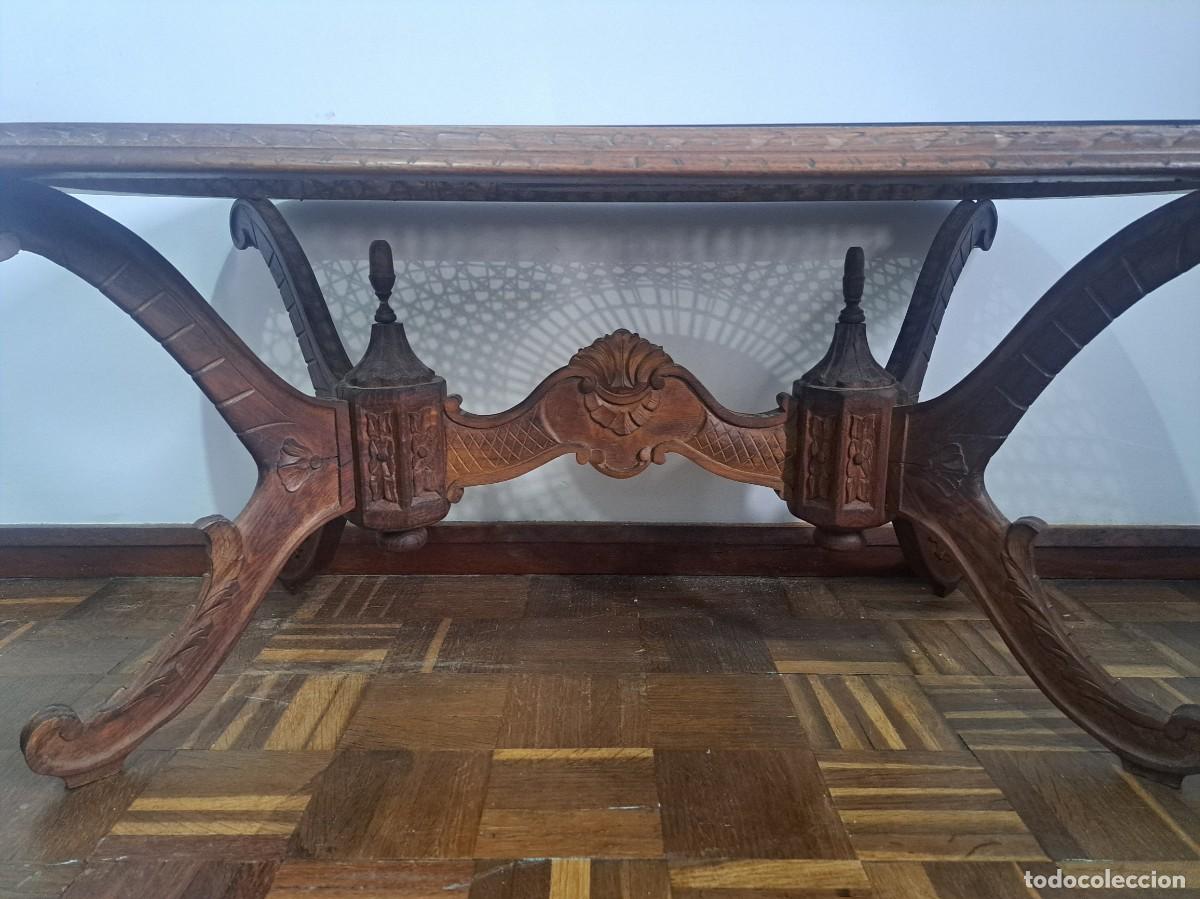 Antig&uuml;edades: Mesa de centro antigua en madera y paja - Foto 10