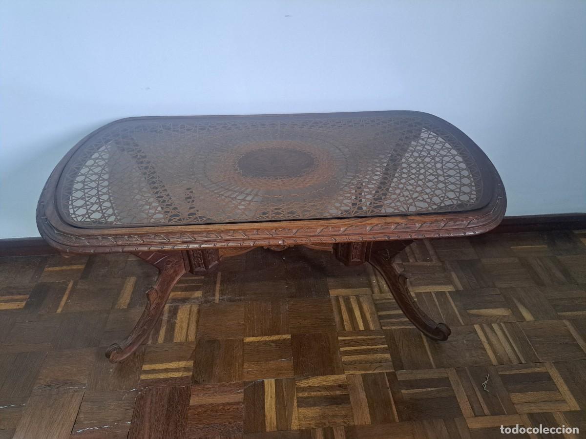 Antig&uuml;edades: Mesa de centro antigua en madera y paja - Foto 13