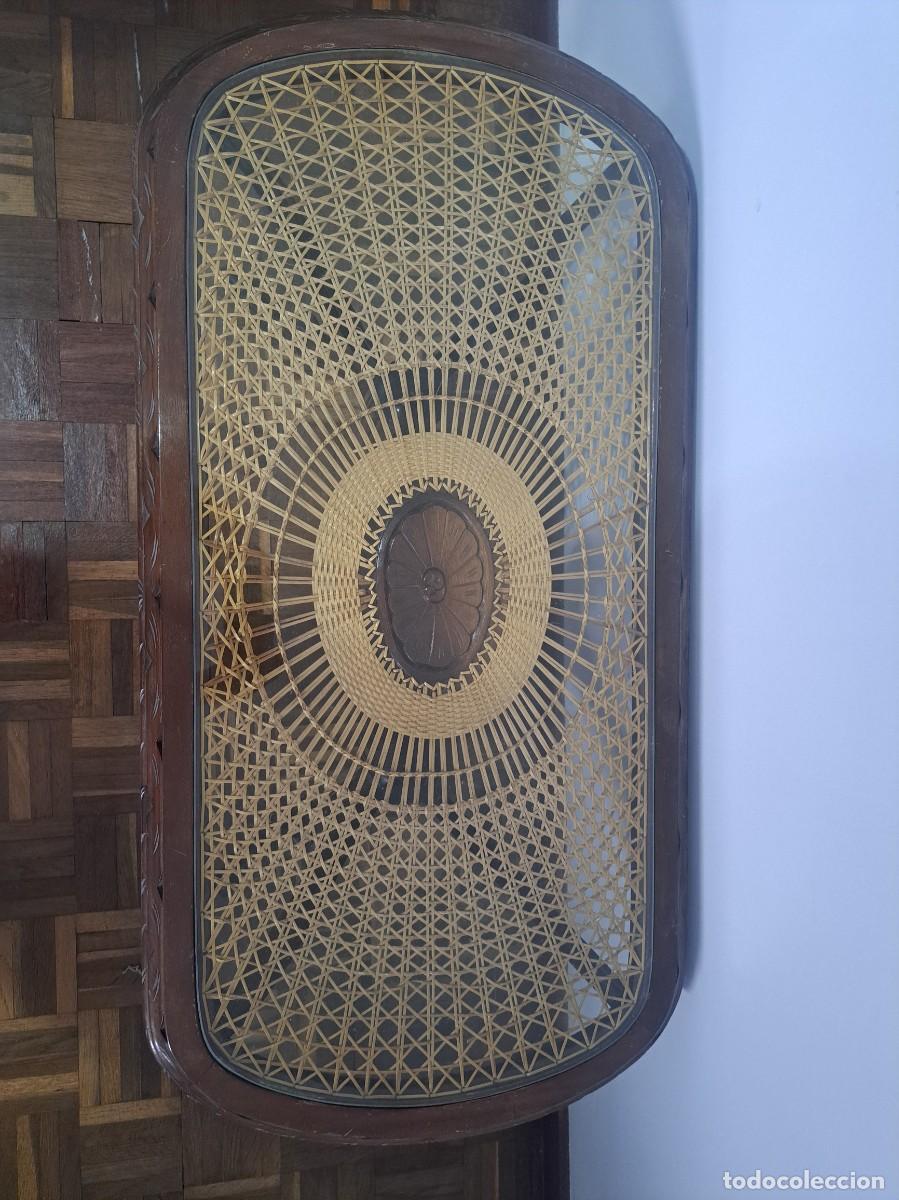 Antig&uuml;edades: Mesa de centro antigua en madera y paja - Foto 3