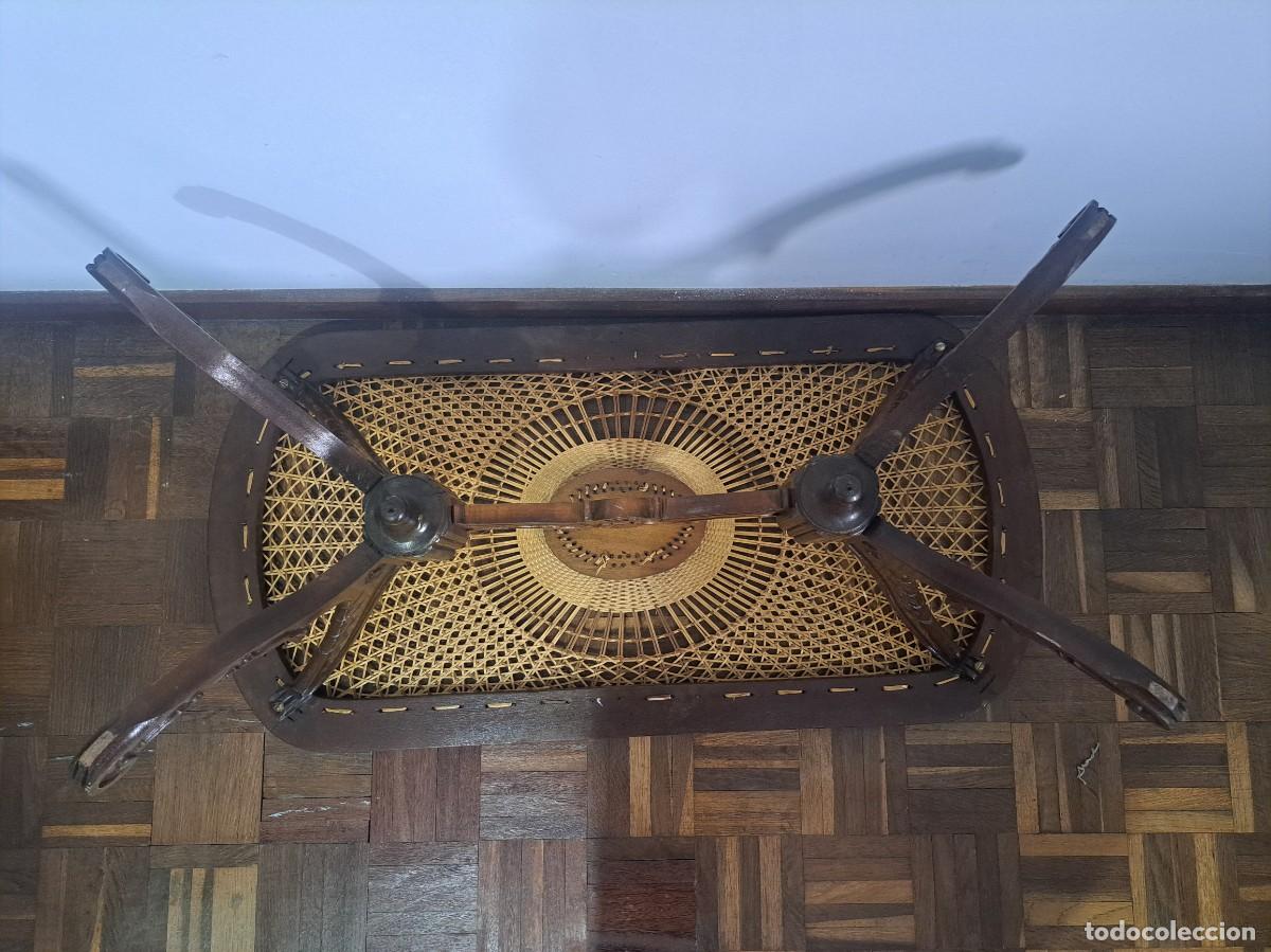 Antig&uuml;edades: Mesa de centro antigua en madera y paja - Foto 7