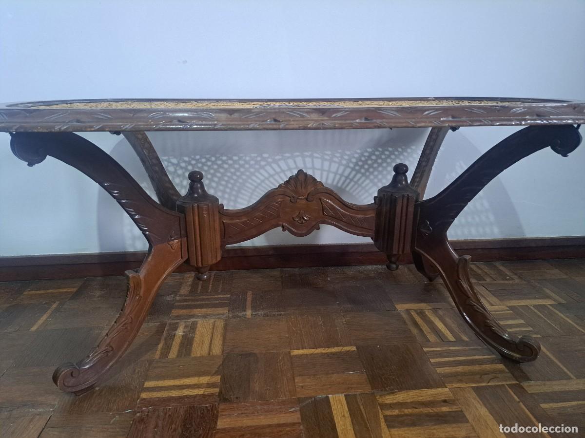 Antig&uuml;edades: Mesa de centro antigua en madera y paja - Foto 8
