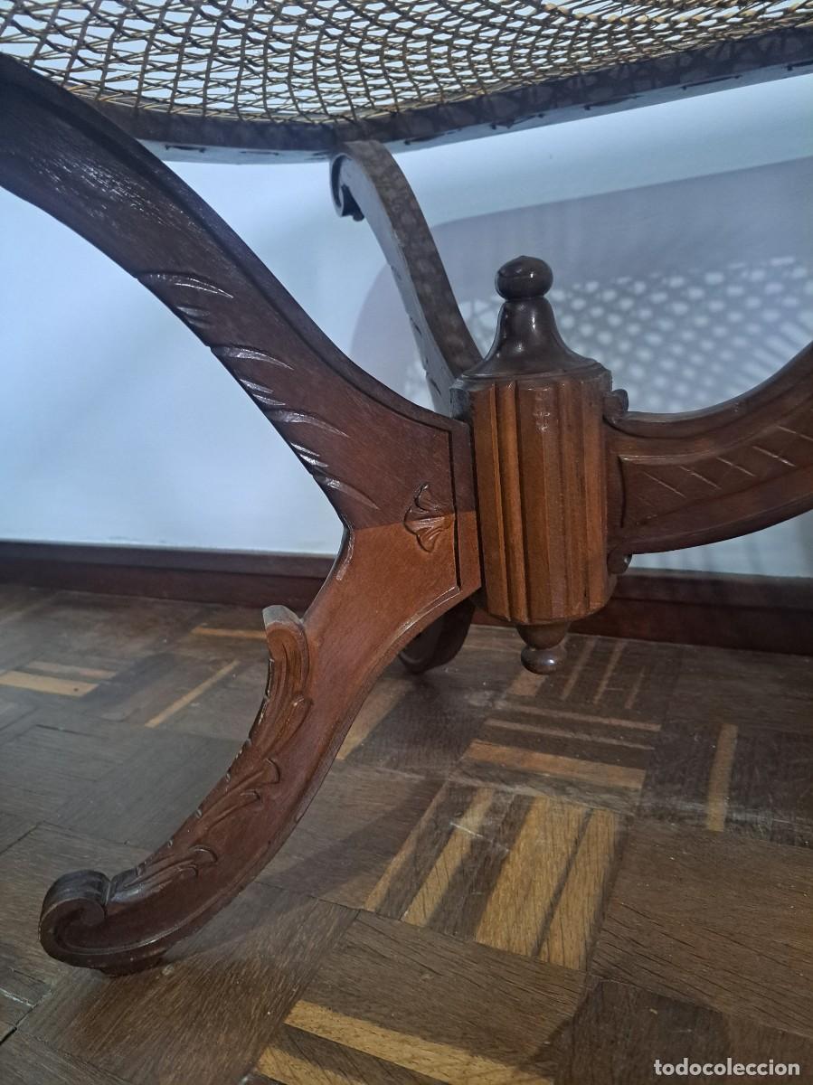 Antig&uuml;edades: Mesa de centro antigua en madera y paja - Foto 9