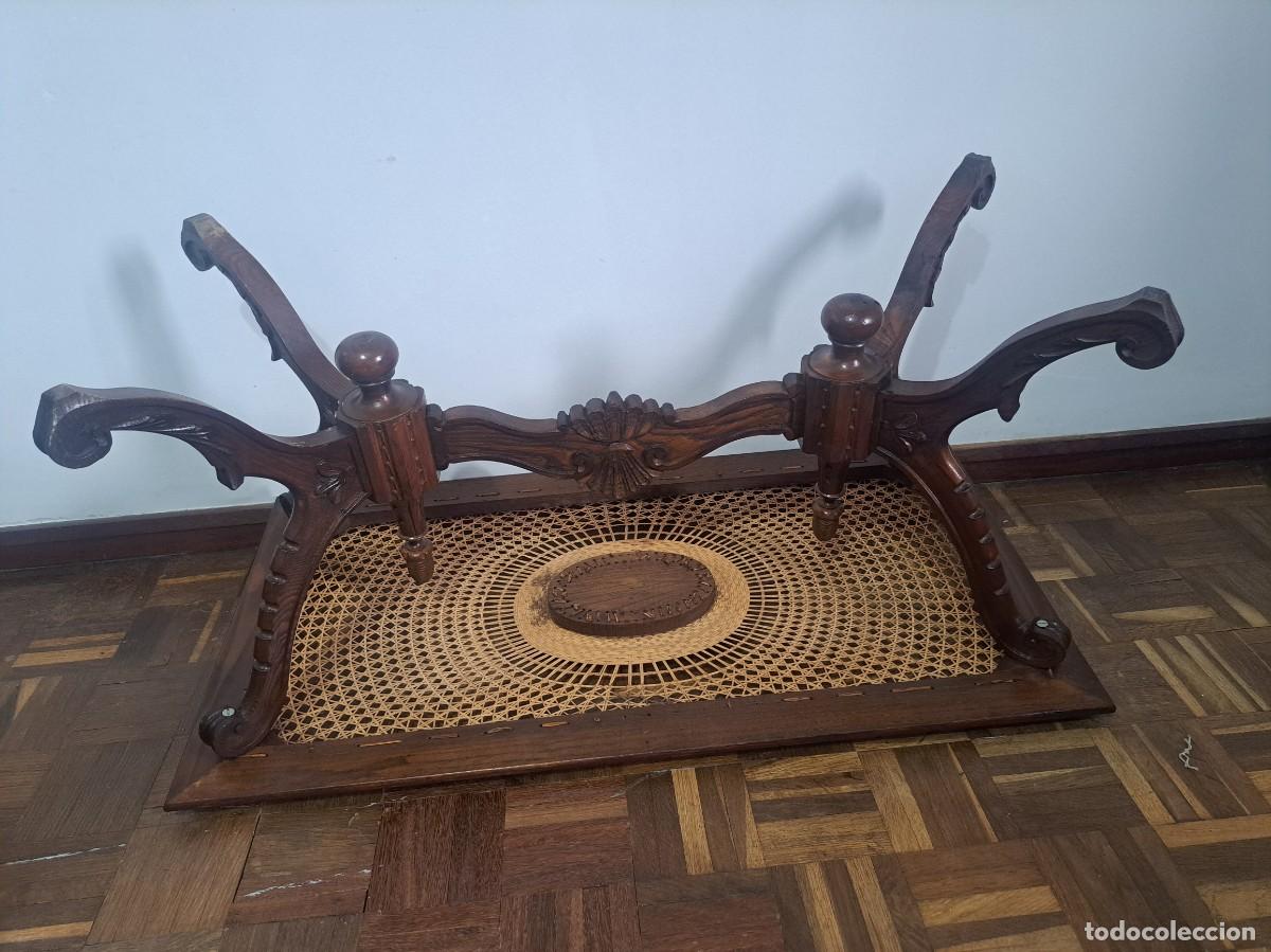 Antig&uuml;edades: Mesa de centro antigua en madera y paja - Foto 9