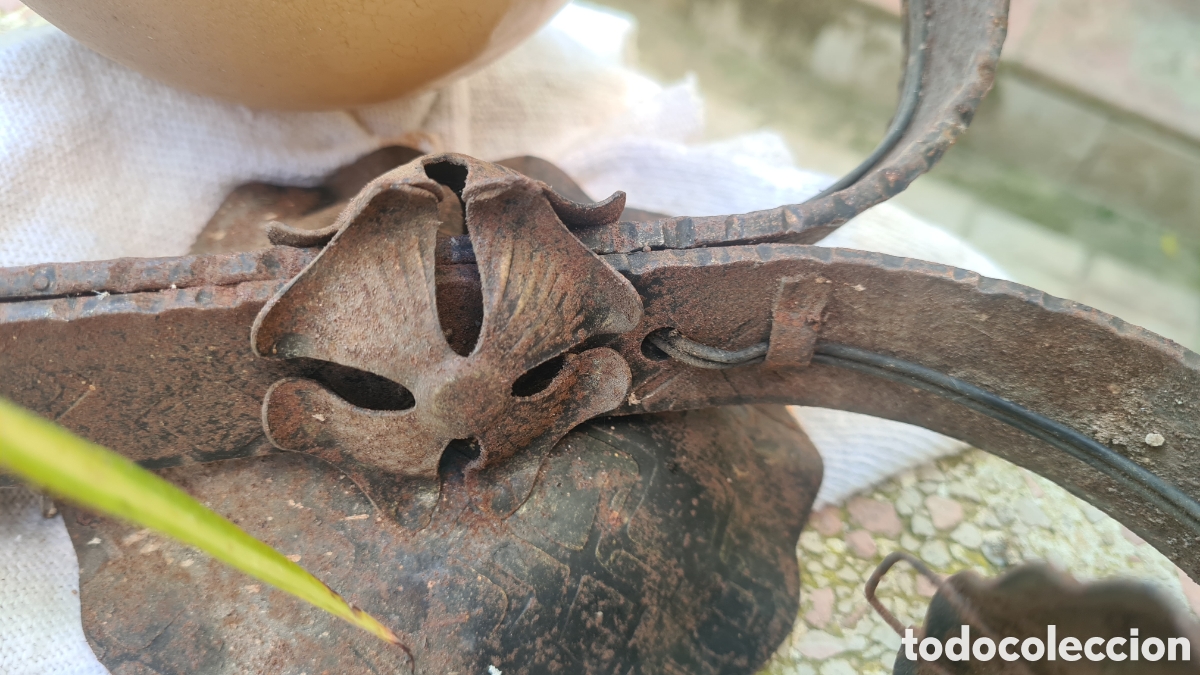 Antig&uuml;edades: 2 Apliques de hierro forjado antiguos - Foto 11