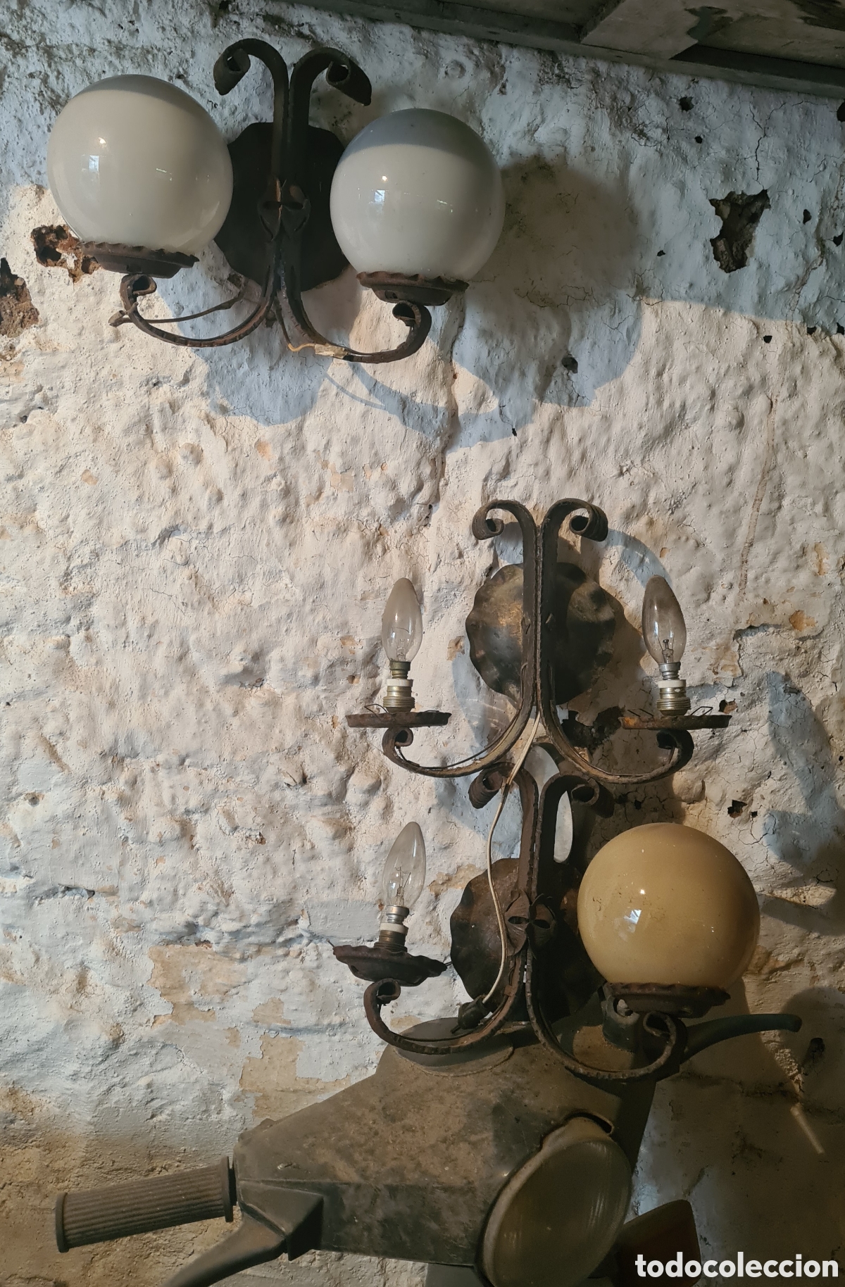 Antig&uuml;edades: 2 Apliques de hierro forjado antiguos - Foto 18