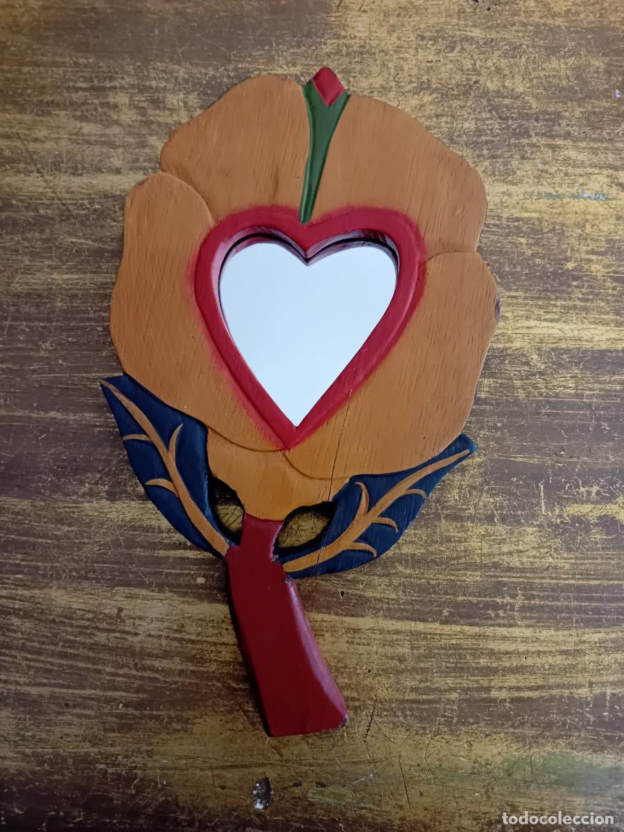 Antig&uuml;edades: Espejo flor tallado en madera - Foto 1