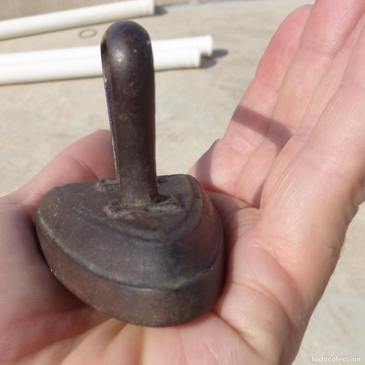 Antig&uuml;edades: Peque&ntilde;a plancha de forja numero 3, 251gr. - Foto 4