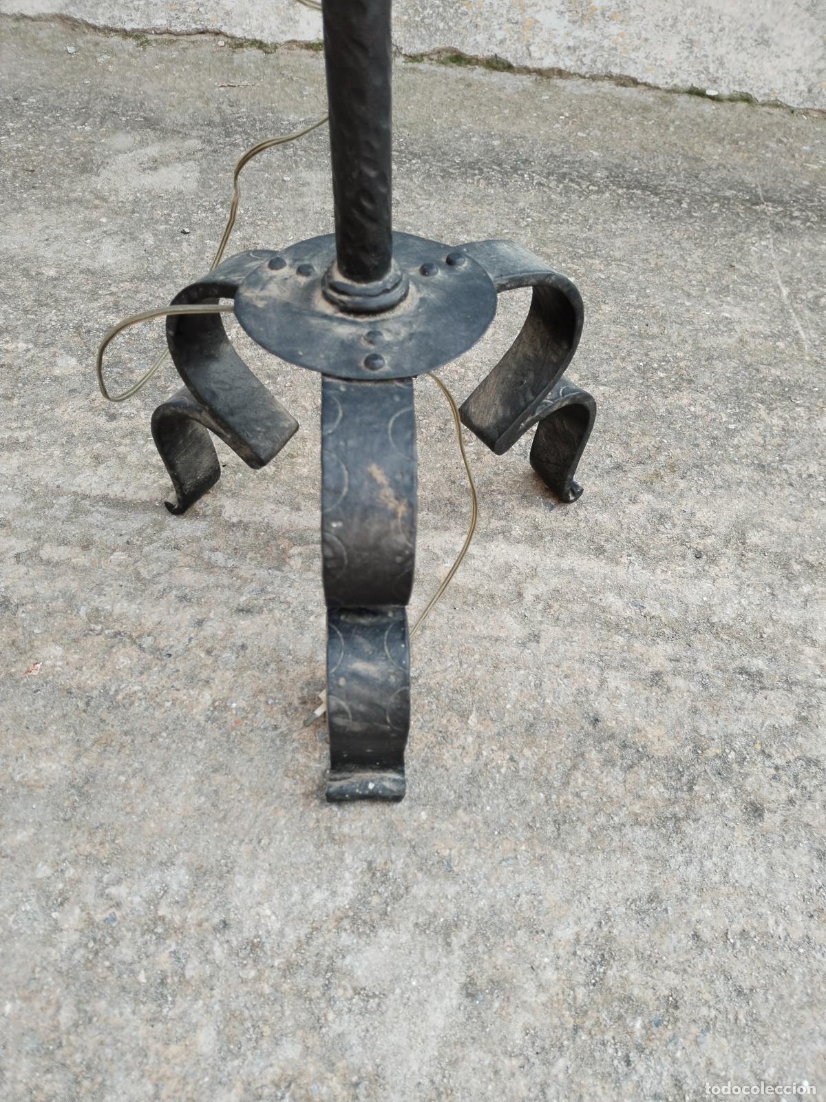 Antig&uuml;edades: lampara de pie en hierro de forja - Foto 5