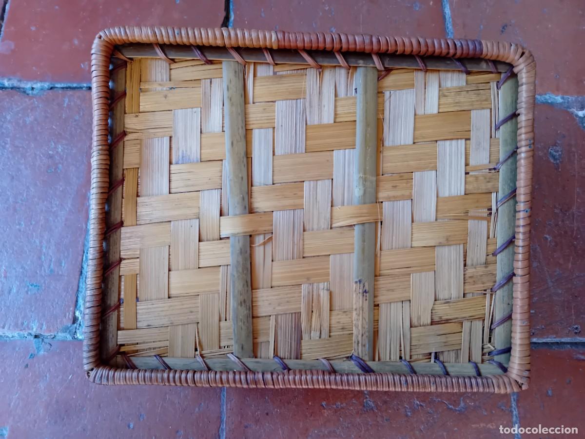 Antig&uuml;edades: Cesta de mimbre rectangular d&eacute;cada de los 70 - Foto 6