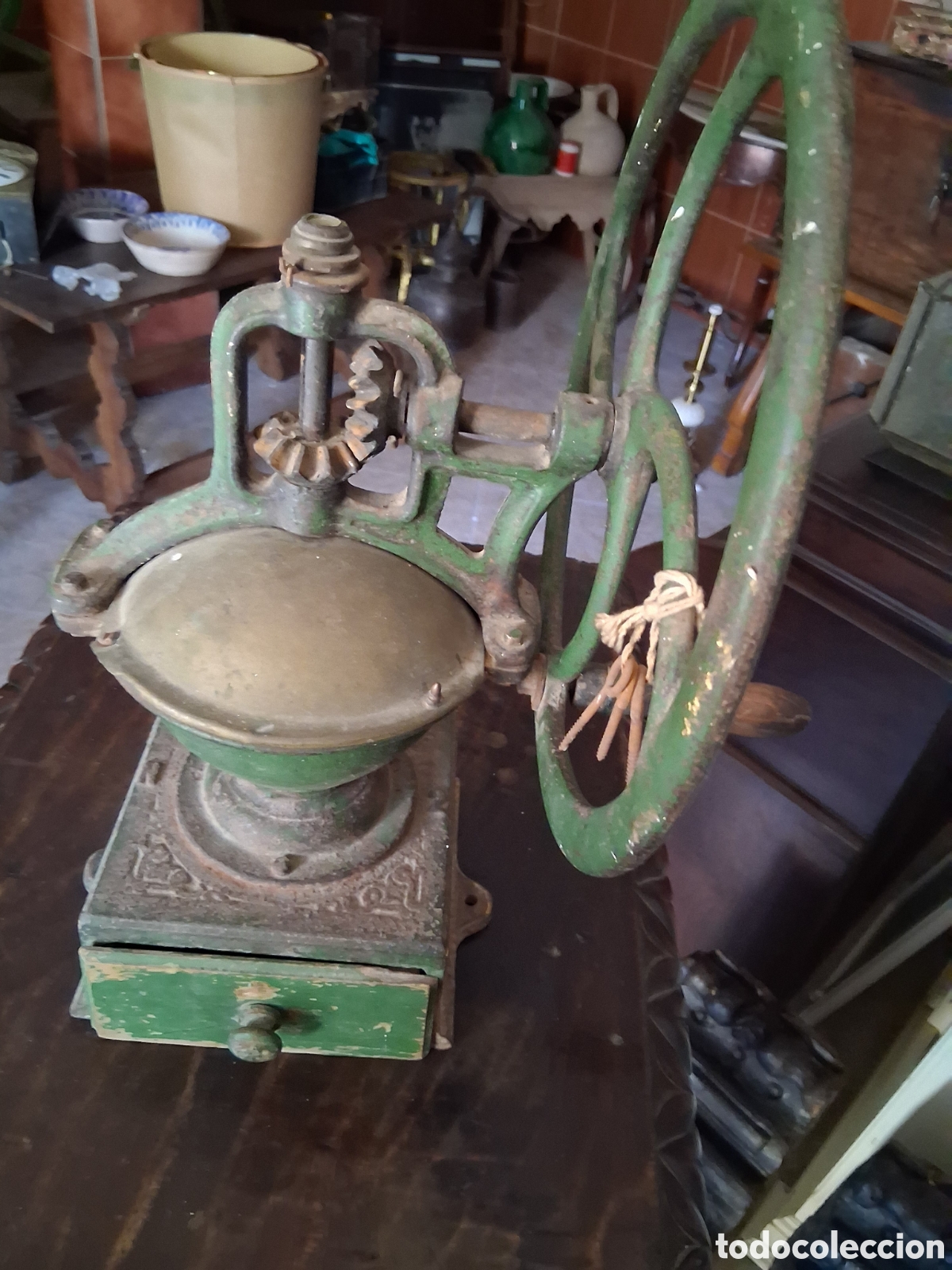 Antig&uuml;edades: Molino caf&eacute; rueda 49 cm alto