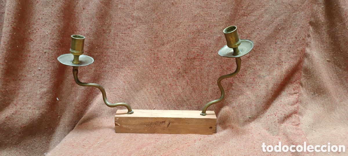 Antig&uuml;edades: Pareja de candelabros de bronce - Foto 2