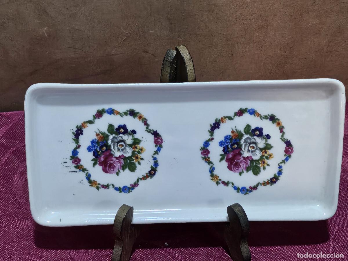 Antig&uuml;edades: bandeja restangular de porcelana - Foto 1