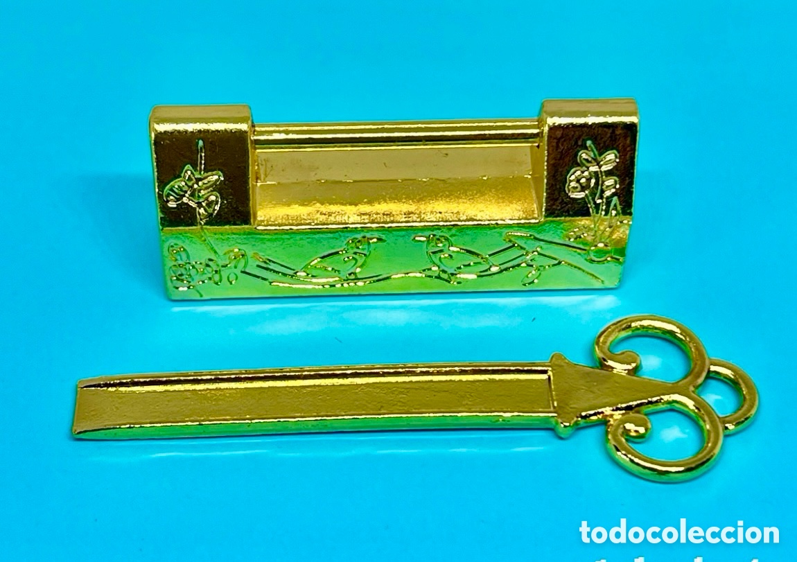 Antig&uuml;edades: CANDADO CHINO DORADO CON LLAVE - Foto 2