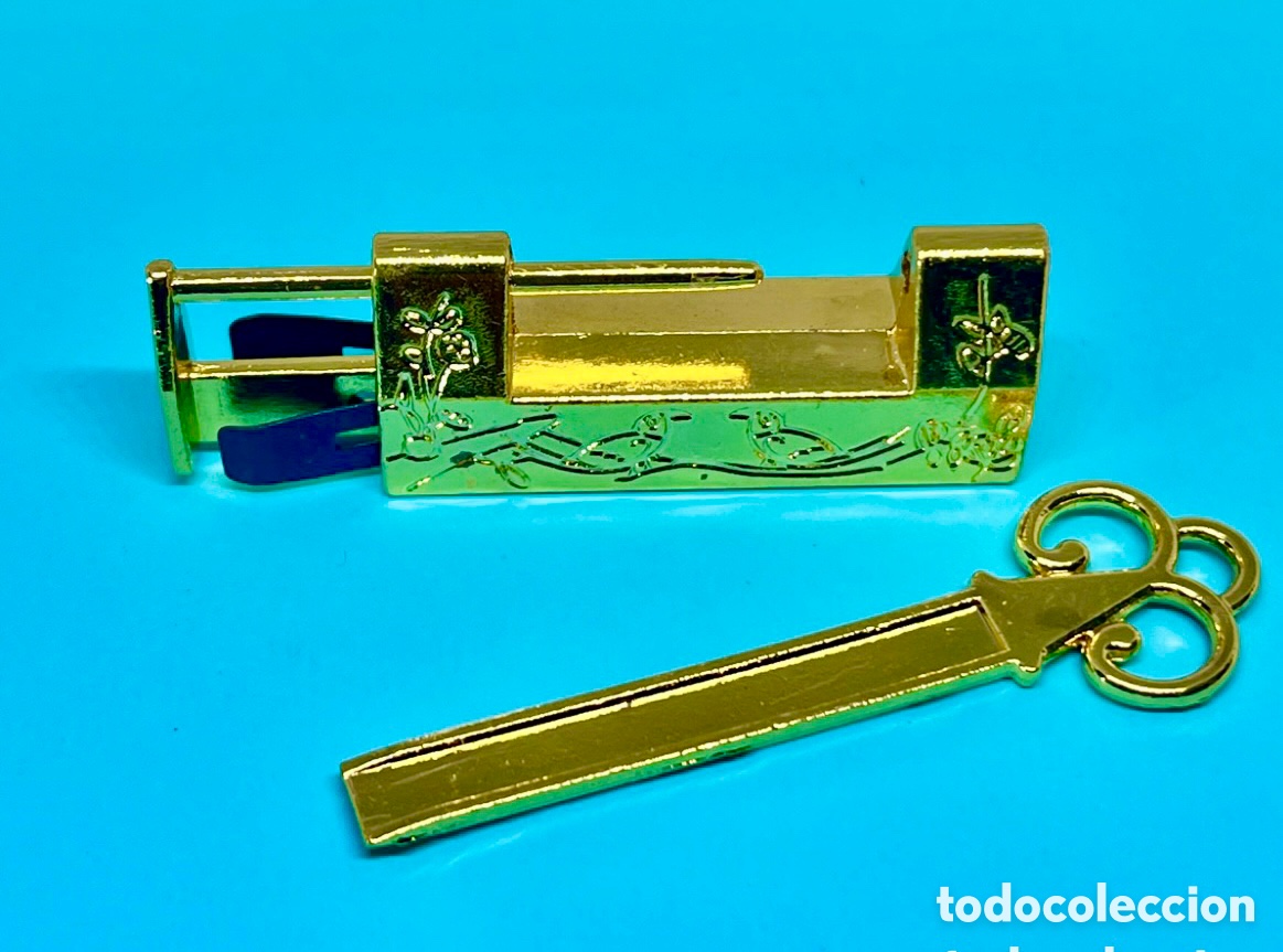 Antig&uuml;edades: Candado chino dorado con llave - Foto 5