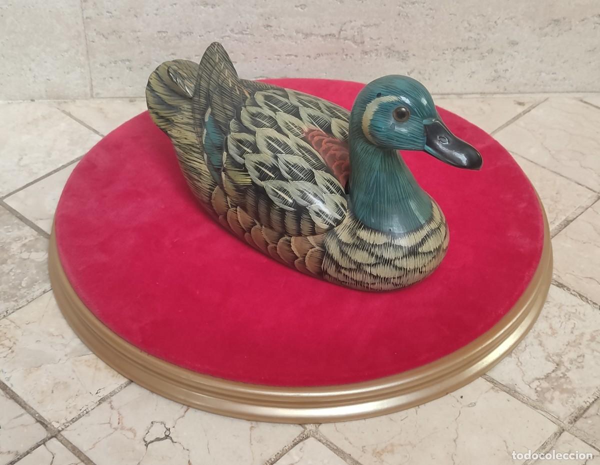 Antig&uuml;edades: CAJA DE MADERA LACADA EN FORMA DE PATO - Foto 1