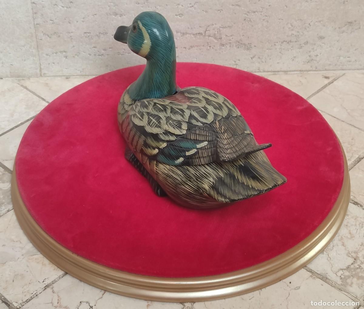 Antig&uuml;edades: CAJA DE MADERA LACADA EN FORMA DE PATO - Foto 2