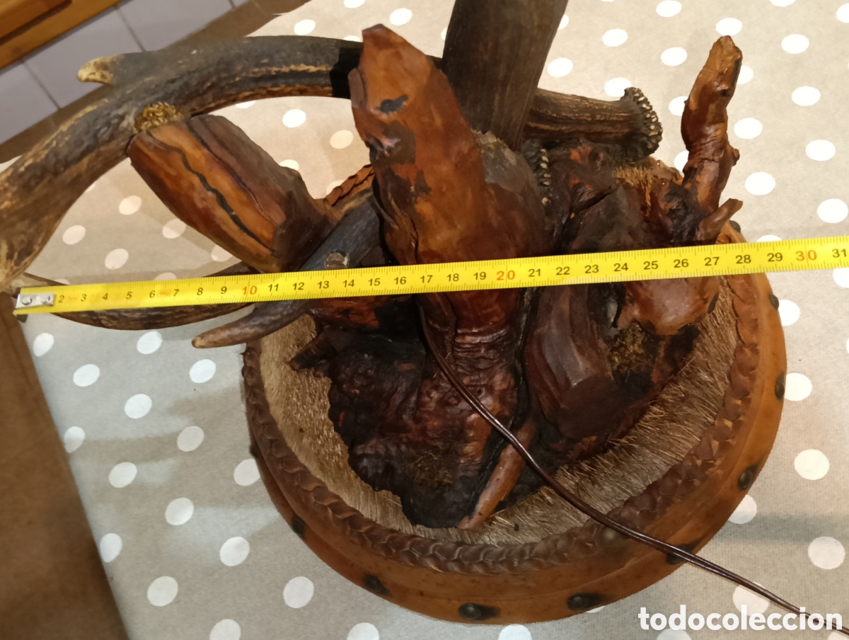Antig&uuml;edades: L&aacute;mpara de cuerno, madera y piel - Foto 9