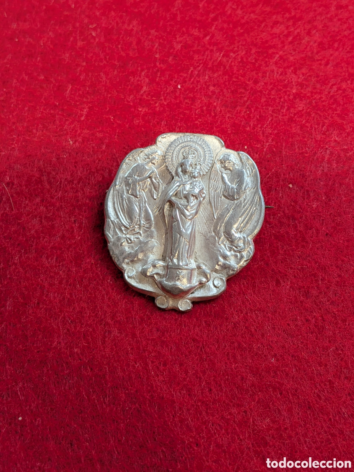 Antig&uuml;edades: Broche de la virGen en relieve, plata. REF-3784 - Foto 1