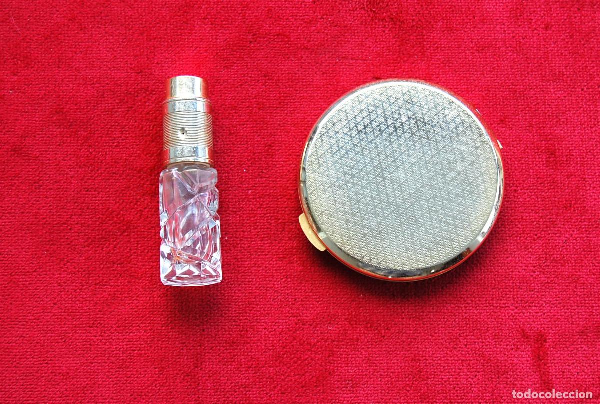 Antig&uuml;edades: CONJUNTO DE ANTIGUA POLVERA Y PERFUMERO EN SPRAY - Foto 3