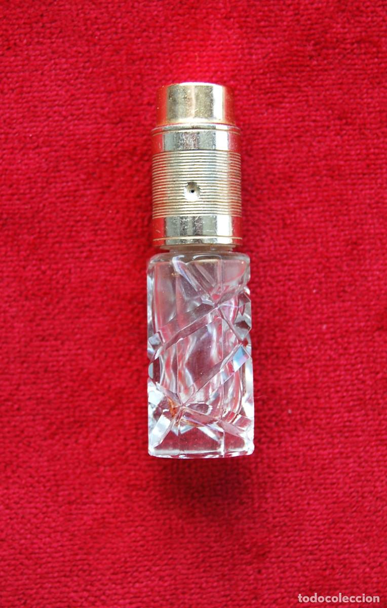 Antig&uuml;edades: CONJUNTO DE ANTIGUA POLVERA Y PERFUMERO EN SPRAY - Foto 5