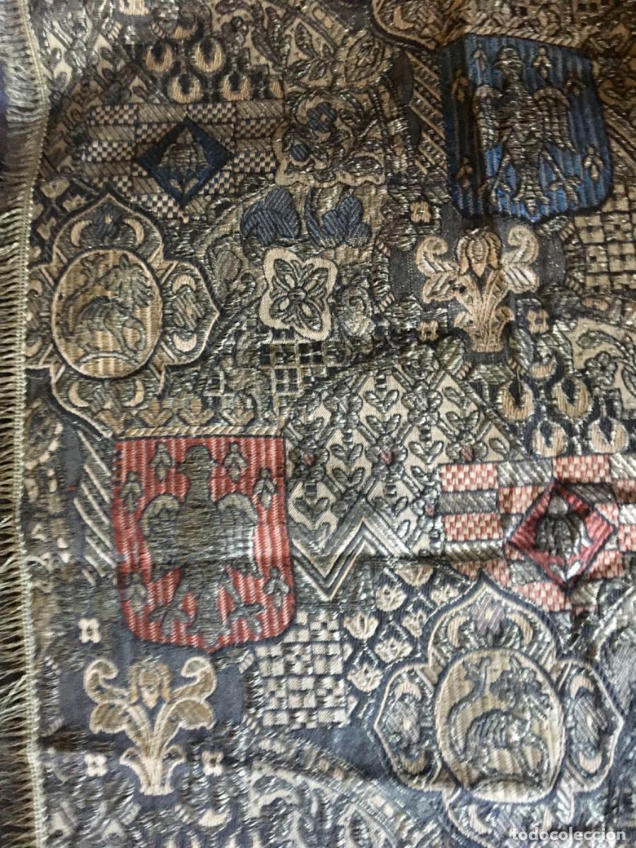 Antig&uuml;edades: Brocado heraldico bordado xix - Foto 2