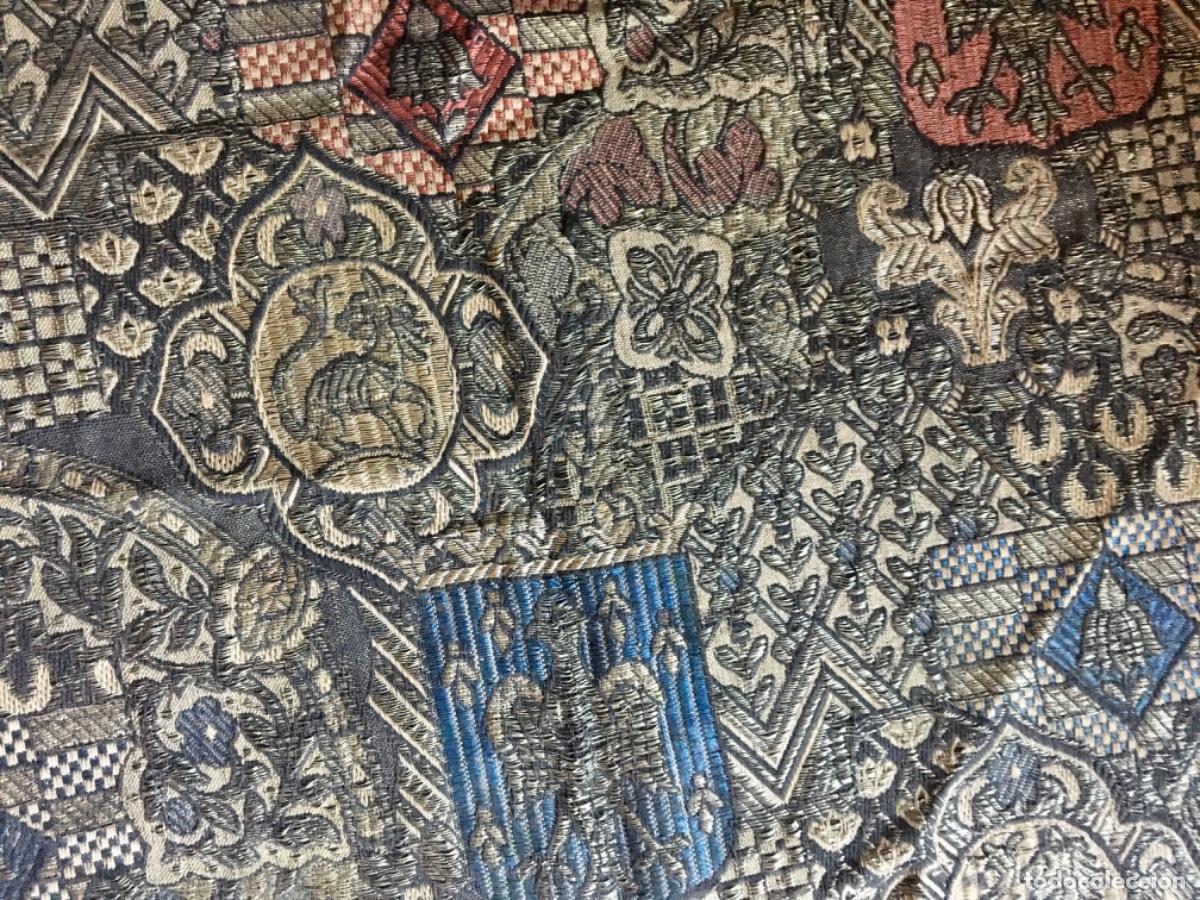 Antig&uuml;edades: Brocado heraldico bordado xix - Foto 4