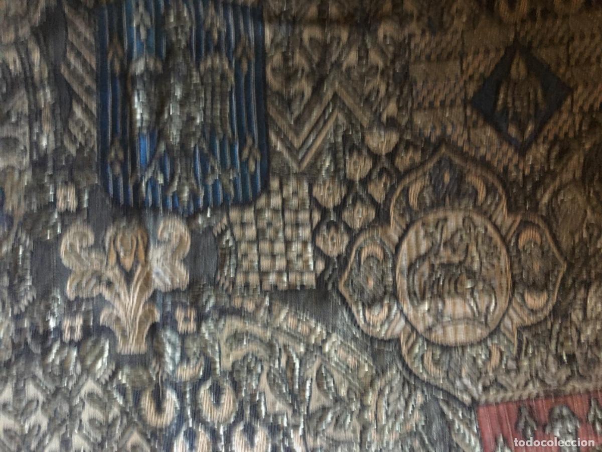 Antig&uuml;edades: Brocado heraldico bordado xix - Foto 5