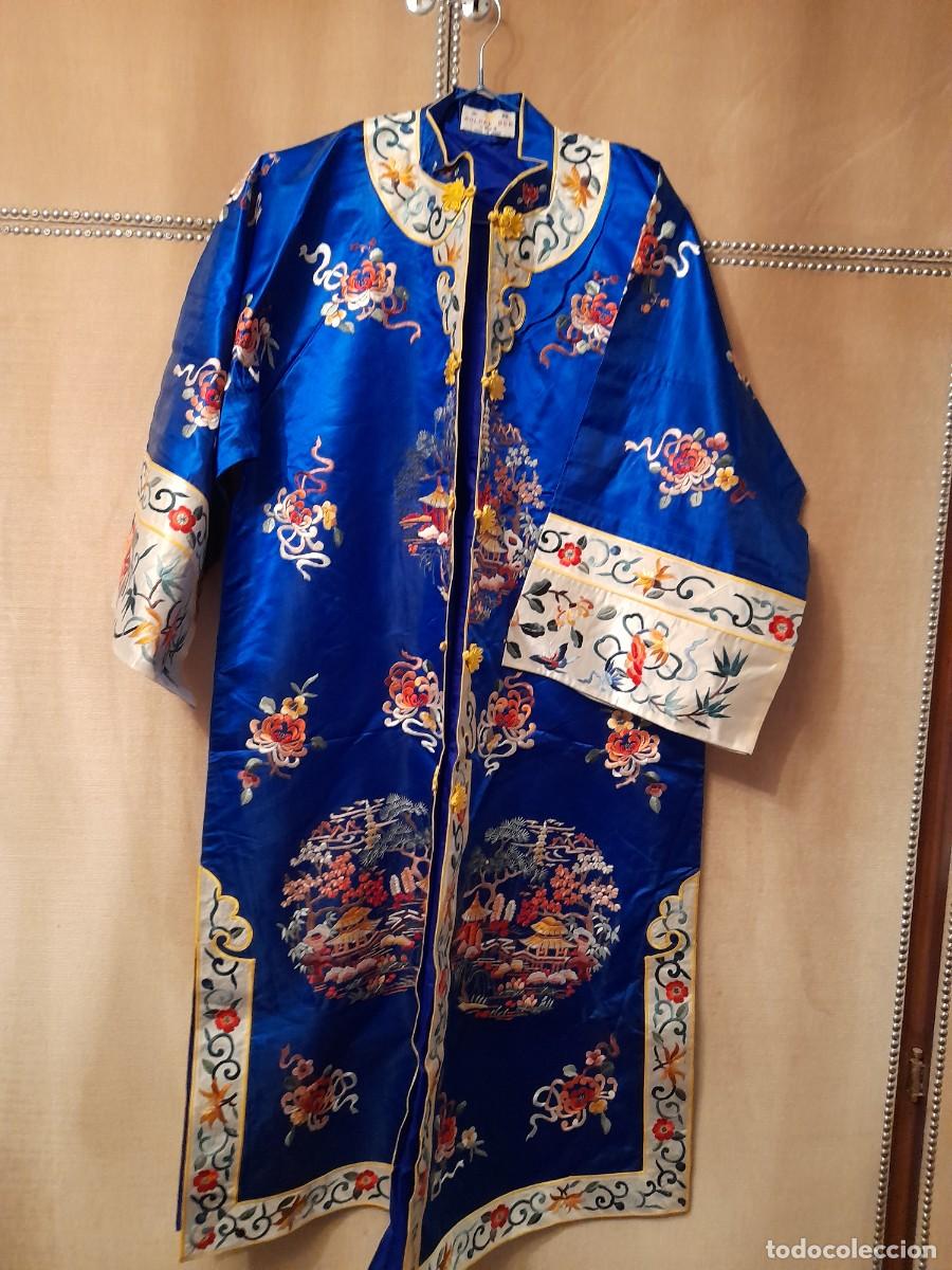 Antig&uuml;edades: Kimono chino en seda bordado - Foto 1