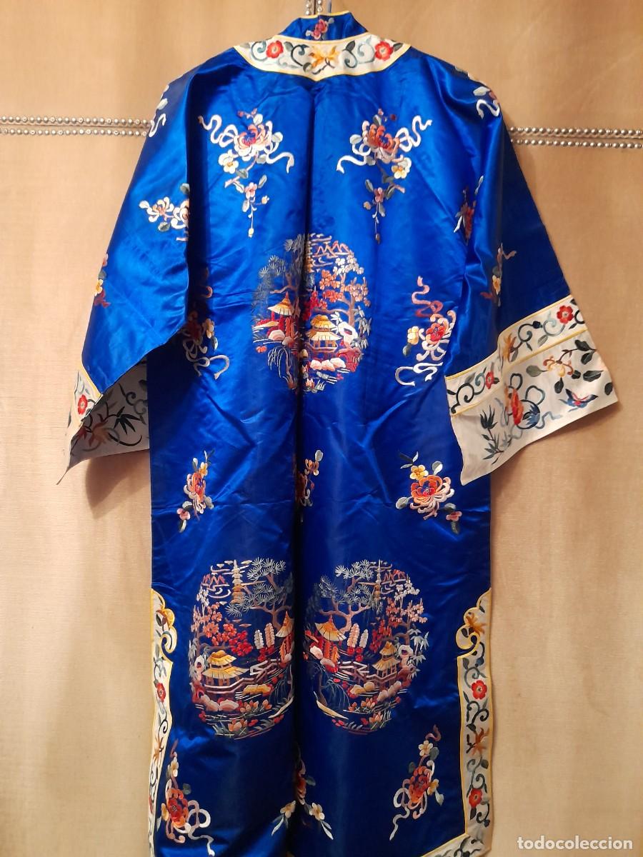 Antig&uuml;edades: Kimono chino en seda bordado - Foto 2