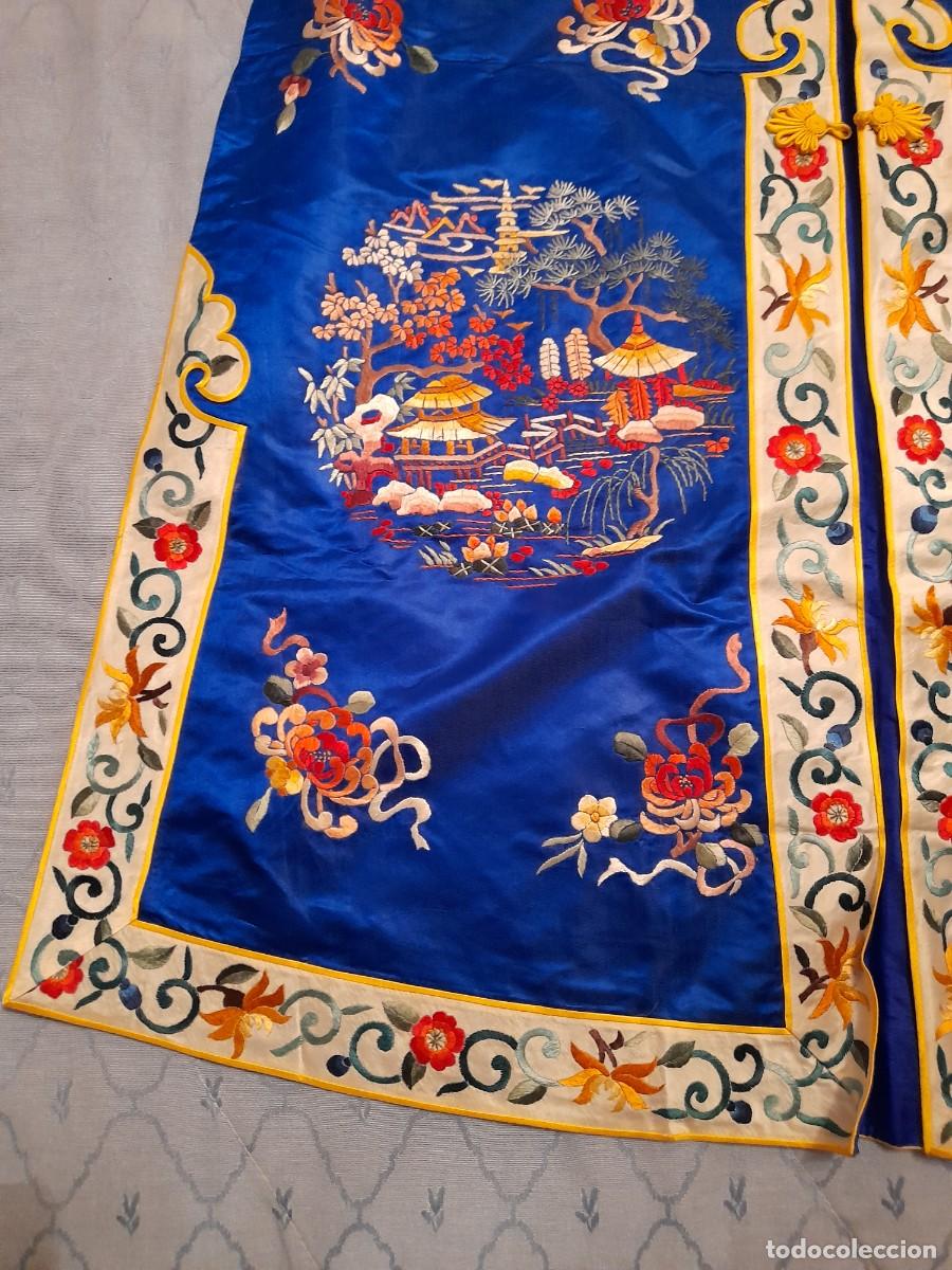 Antig&uuml;edades: Kimono chino en seda bordado - Foto 4