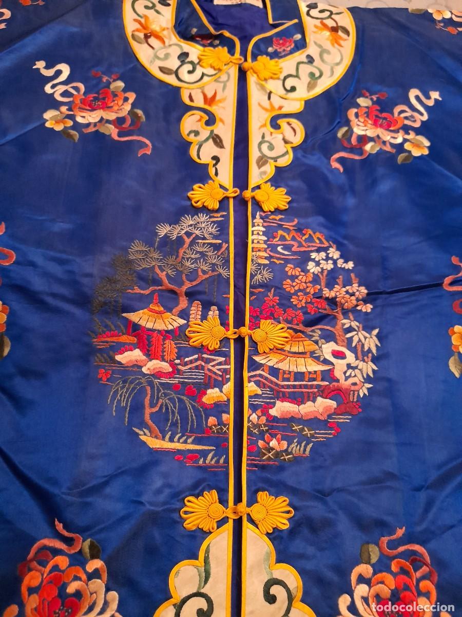 Antig&uuml;edades: Kimono chino en seda bordado - Foto 6