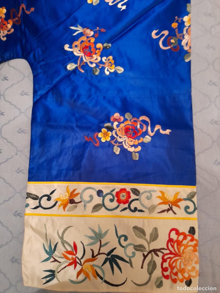 Antig&uuml;edades: Kimono chino en seda bordado - Foto 7