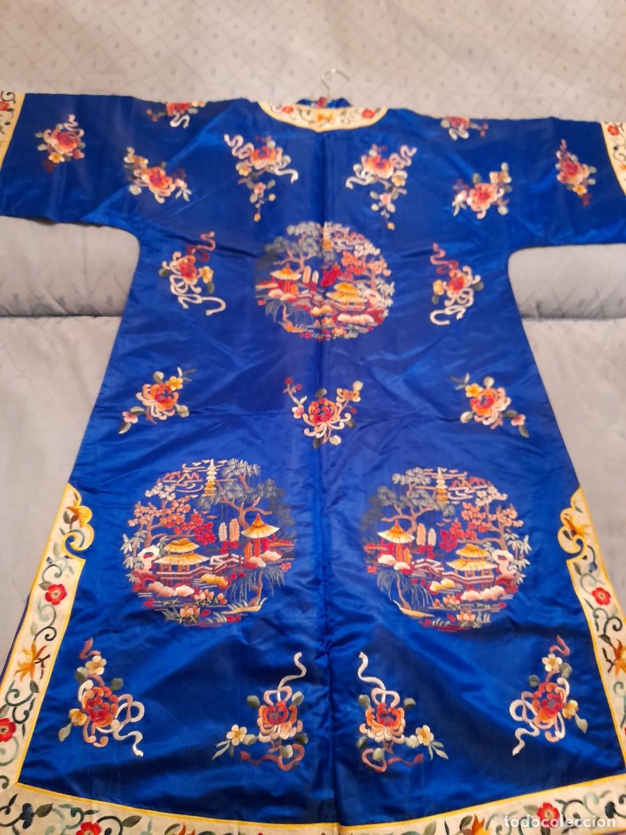 Antig&uuml;edades: Kimono chino en seda bordado - Foto 10