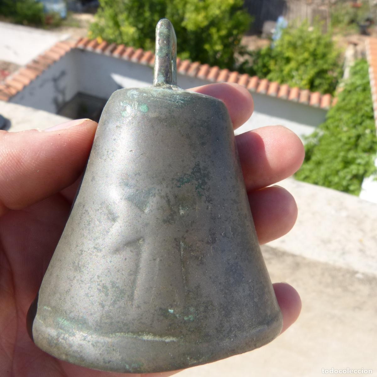 Antig&uuml;edades: Campana de bronce con angel, 176gr. - Foto 1