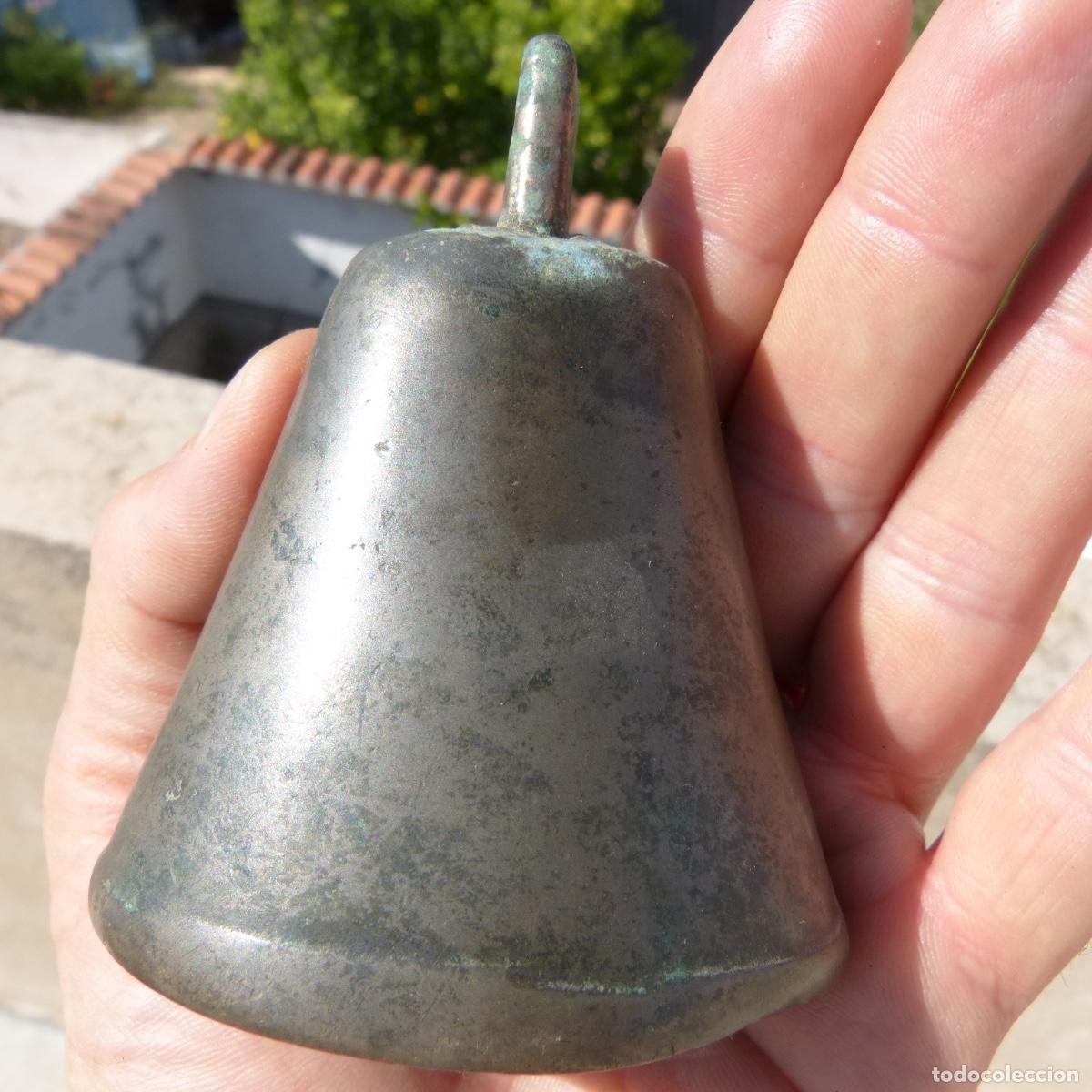 Antig&uuml;edades: Campana de bronce con angel, 176gr. - Foto 3