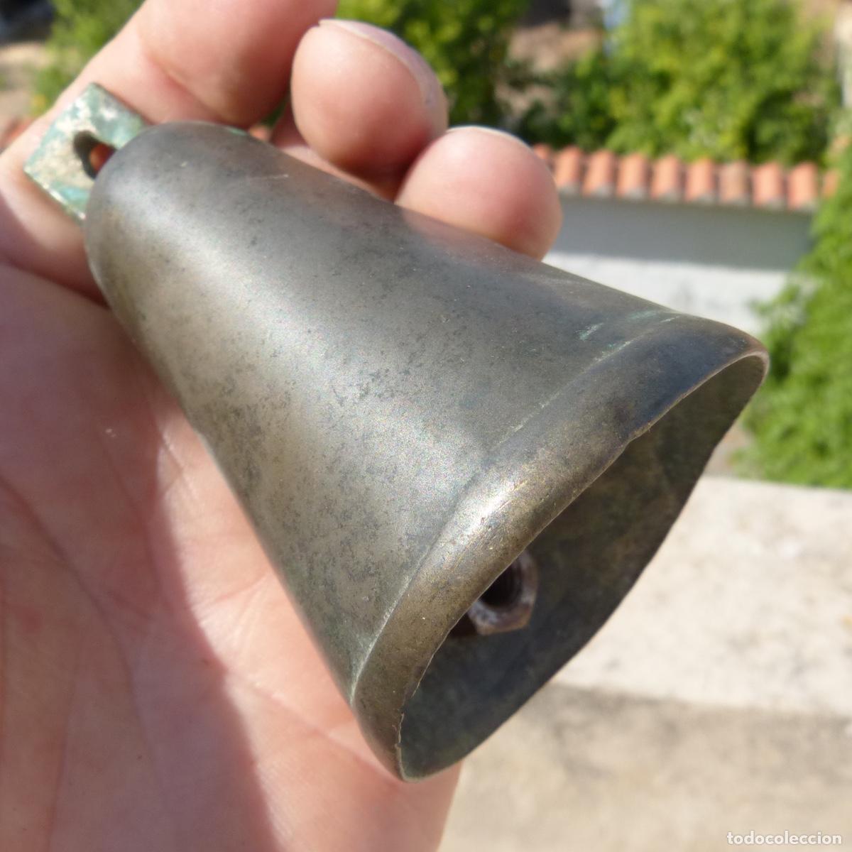 Antig&uuml;edades: Campana de bronce con angel, 176gr. - Foto 5