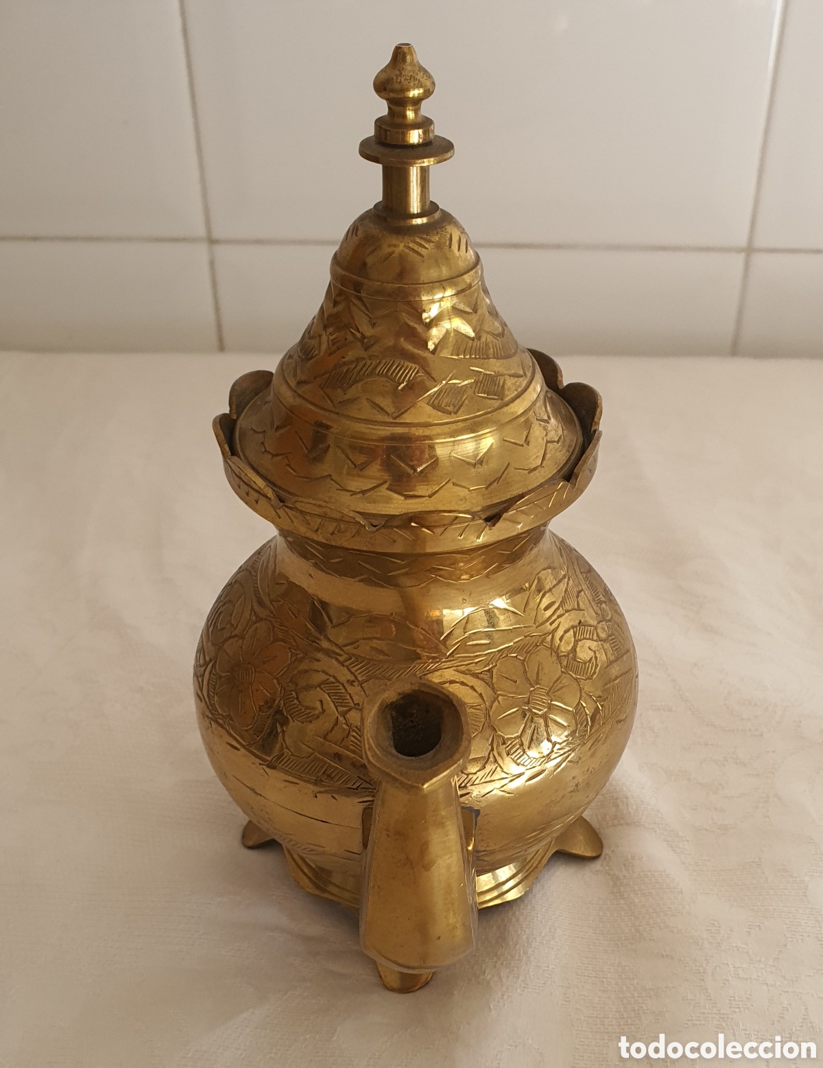 Antig&uuml;edades: Tetera &aacute;rabe de bronce cincelada a mano - Foto 3