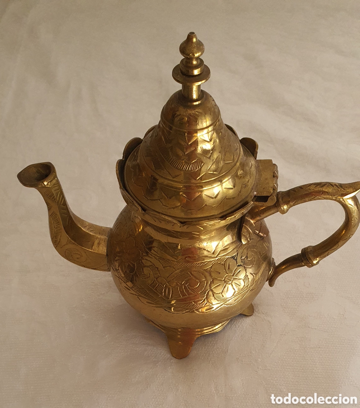 Antig&uuml;edades: Tetera &aacute;rabe de bronce cincelada a mano - Foto 4