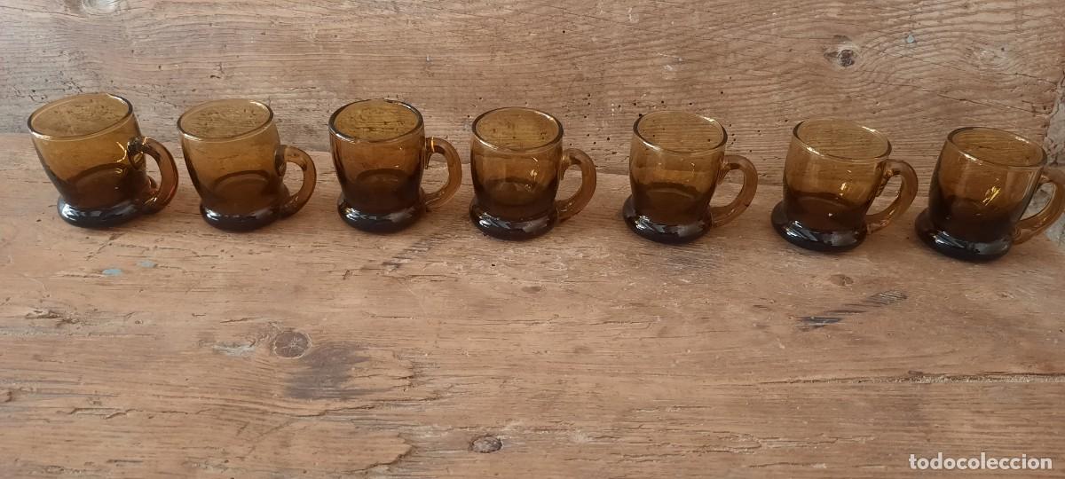Antig&uuml;edades: Jarras antiguas mini de cristal ambar - Foto 1