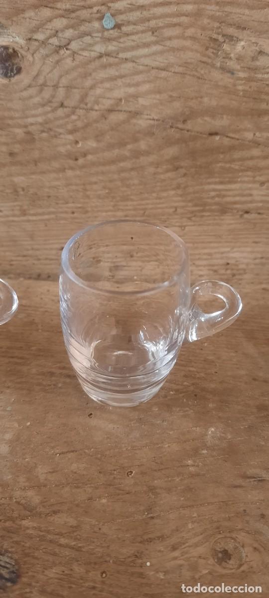 Antig&uuml;edades: Jarras mini de cristal antiguas - Foto 2
