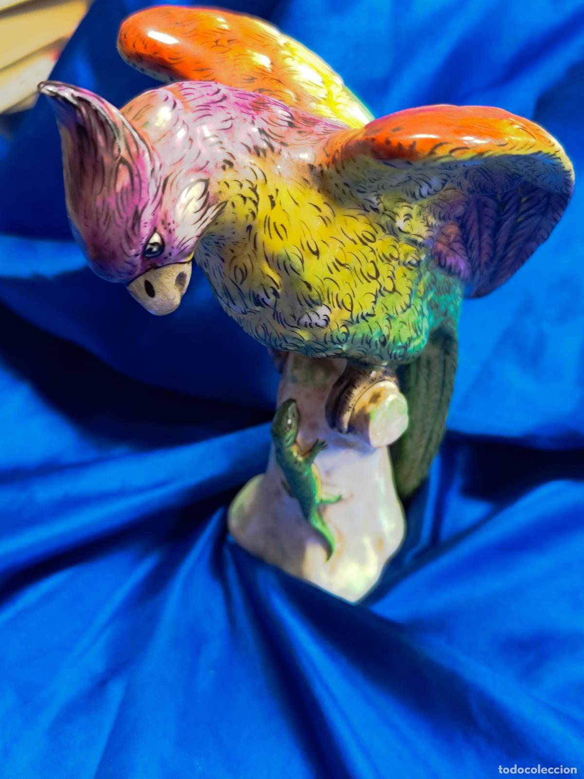Antig&uuml;edades: ESPECTACULAR LORO EN PORCELANA - Foto 1