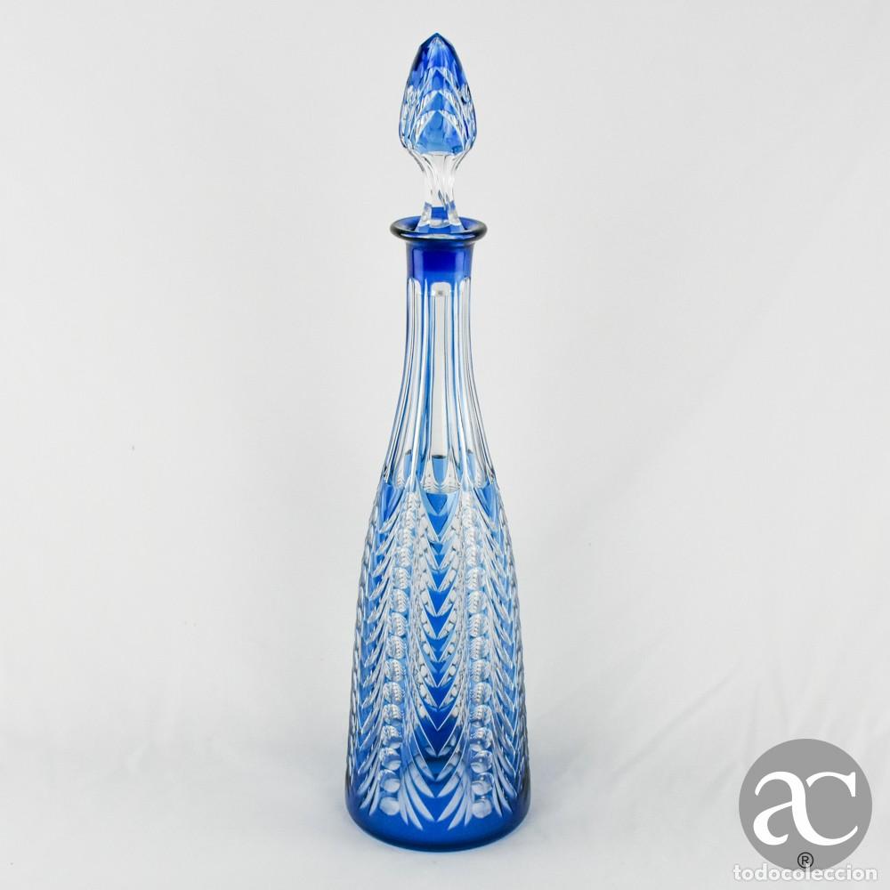 Antig&uuml;edades: Garrafa de cristal doubl&eacute; lapidado em azul - Foto 1