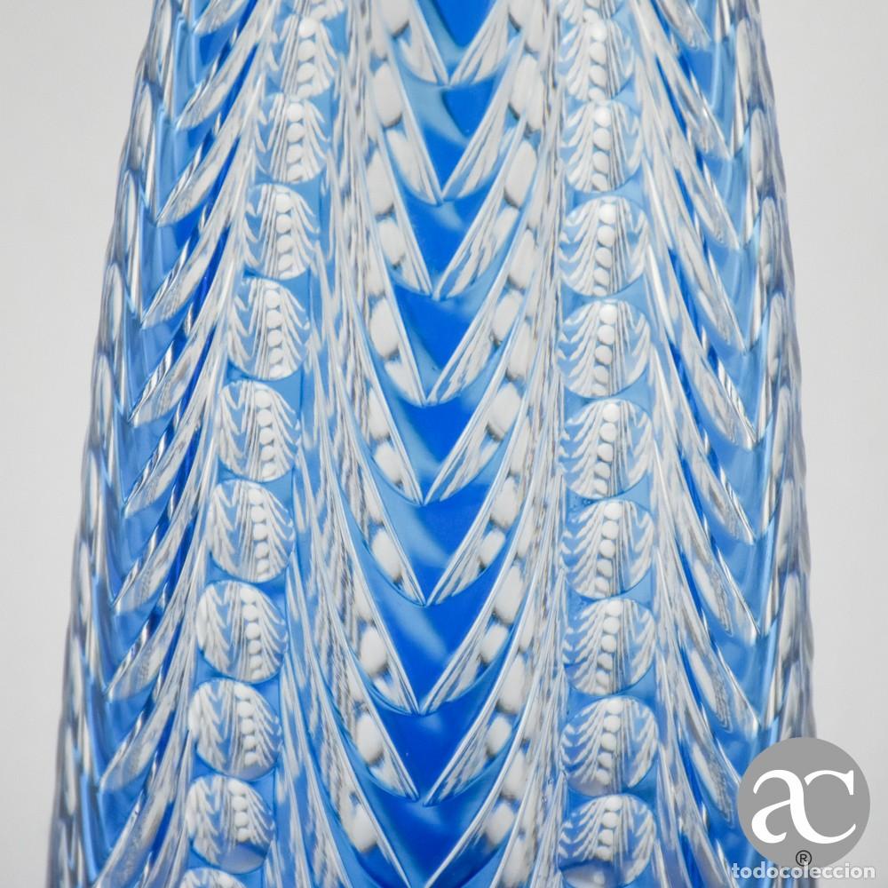 Antig&uuml;edades: Garrafa de cristal doubl&eacute; lapidado em azul - Foto 3