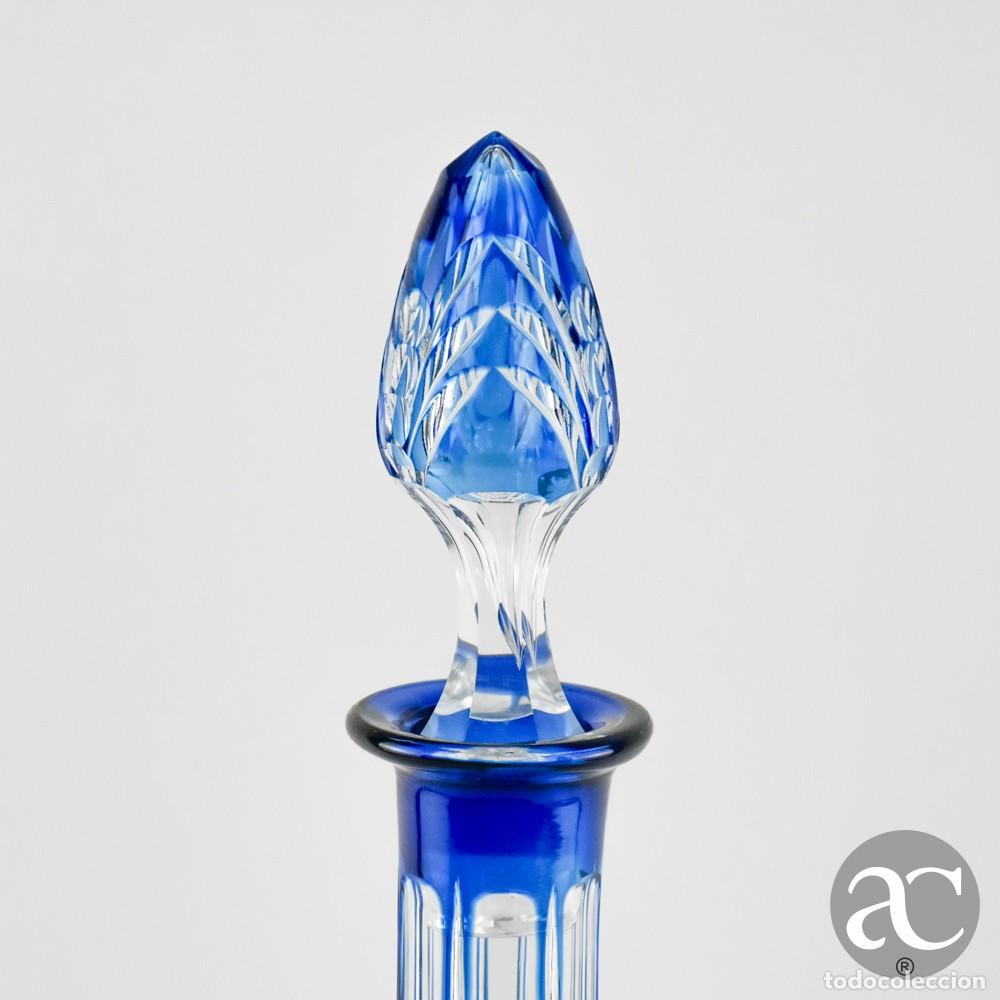 Antig&uuml;edades: Garrafa de cristal doubl&eacute; lapidado em azul - Foto 4