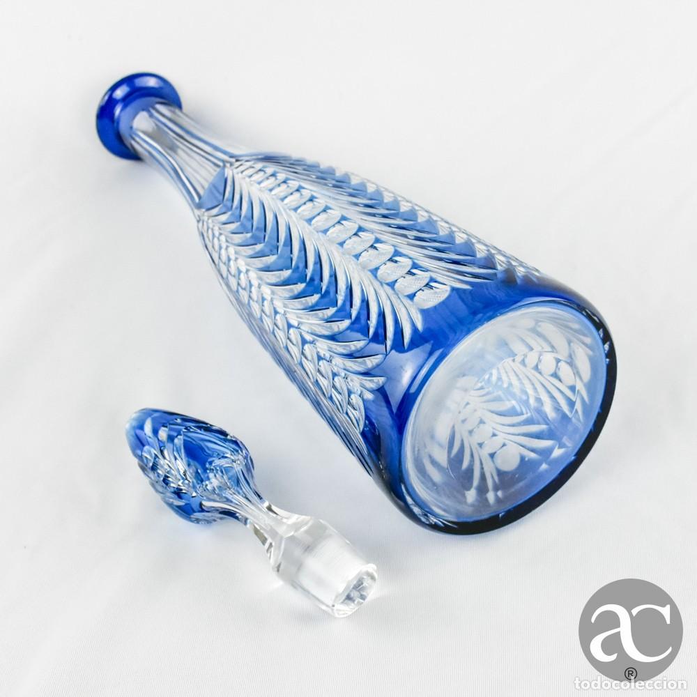 Antig&uuml;edades: Garrafa de cristal doubl&eacute; lapidado em azul - Foto 9