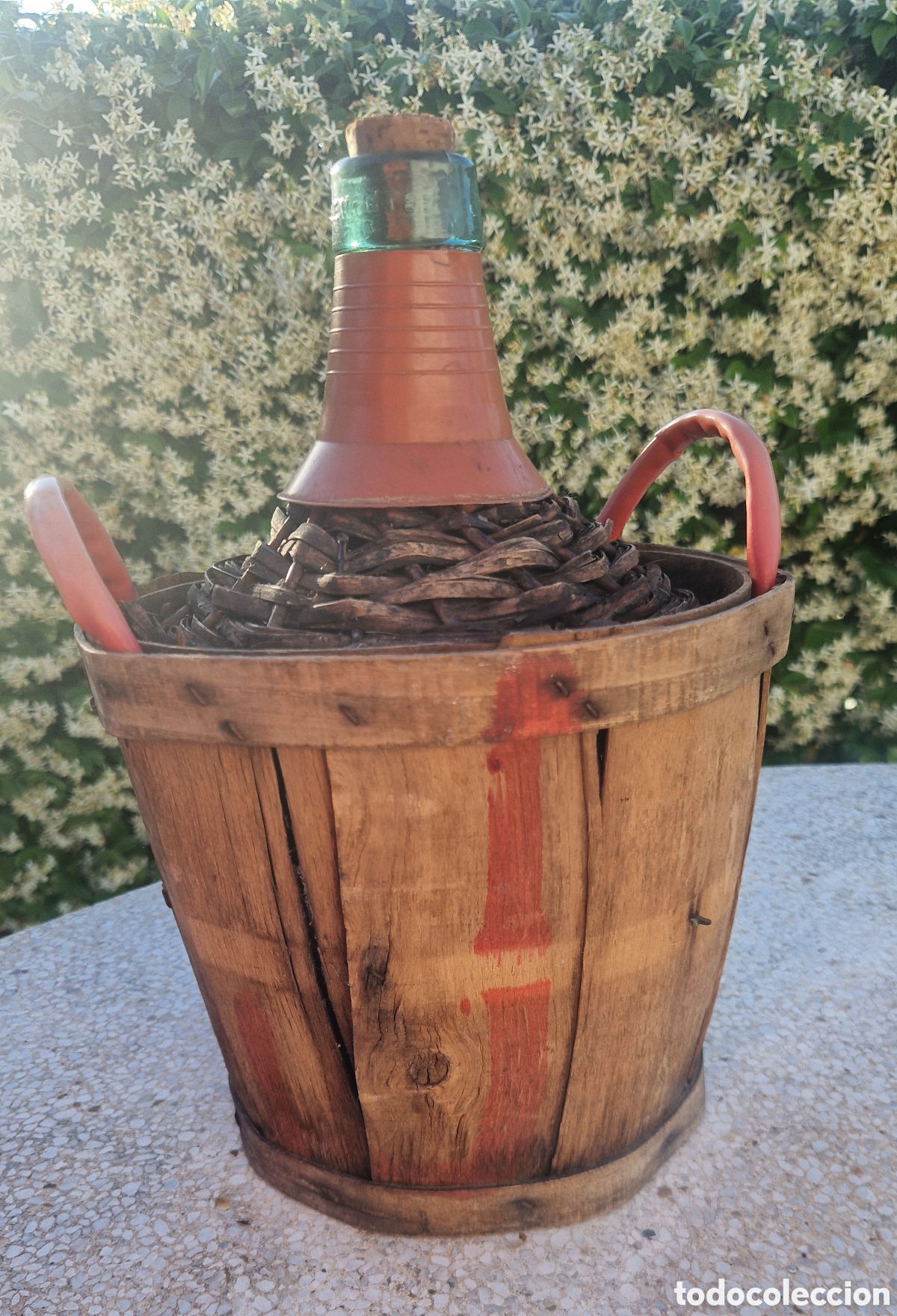 Antig&uuml;edades: Damajuana ,botella de cristal formada de esparto y madera - Foto 3