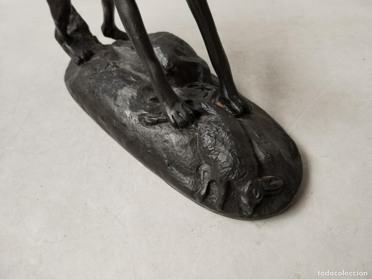 Antig&uuml;edades: figura perro galgo vintage - Foto 2