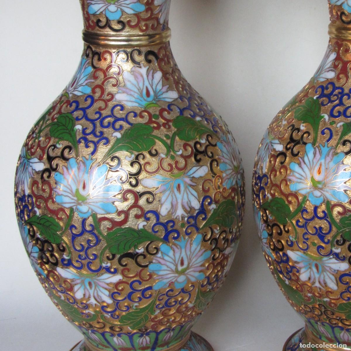 Antig&uuml;edades: PAREJA DE JARRONES ESMALTE CLOISONNE - Foto 2