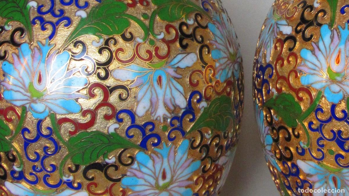 Antig&uuml;edades: PAREJA DE JARRONES ESMALTE CLOISONNE - Foto 4