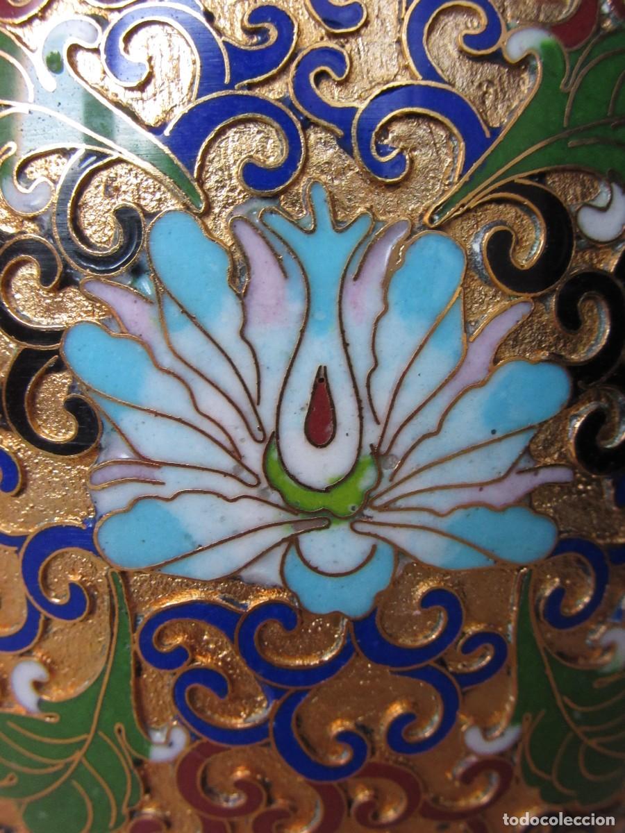Antig&uuml;edades: PAREJA DE JARRONES ESMALTE CLOISONNE - Foto 9